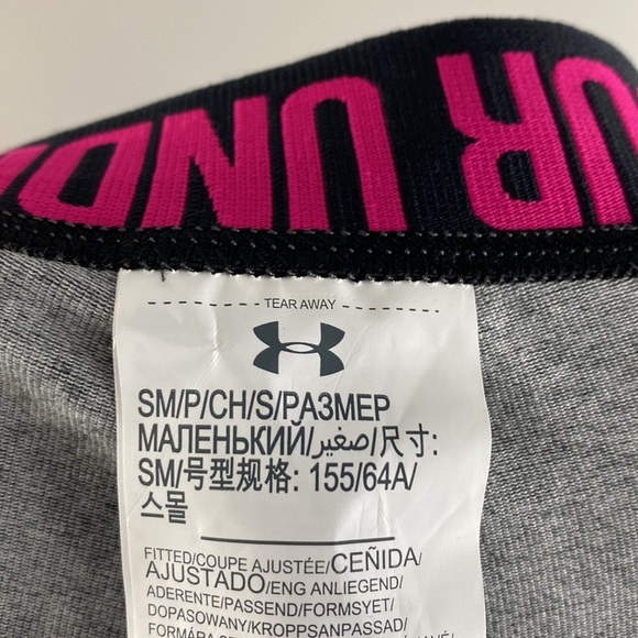 NWT New with Tags UNDER ARMOUR FAVORITE WORDMARK CAPRI WOMEN'S Size Small - Picture 13 of 16